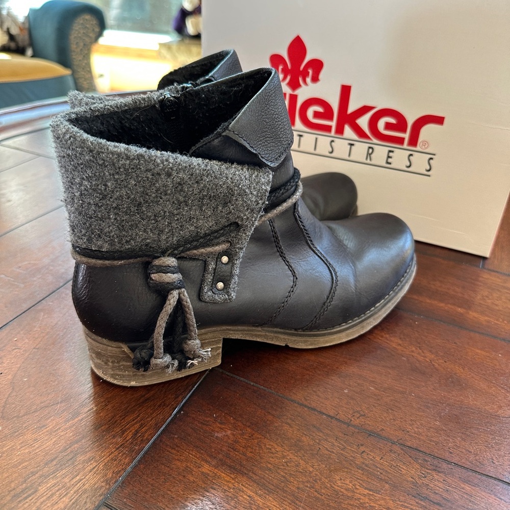 Rieker navy leather wool ankle boots booties